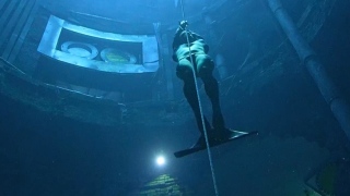 صور: ديب دايف دبي أعمق حوض سباحة في العالم يشهد تسجيل رقم قياسي جديد يبلغ 57 ثانية!