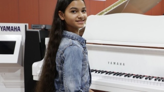 صور: الطفلة التي شاركت في حفل افتتاح وختام إكسبو 2020 دبي، ميرا سينغ: "دبي غيّرت حياتي"