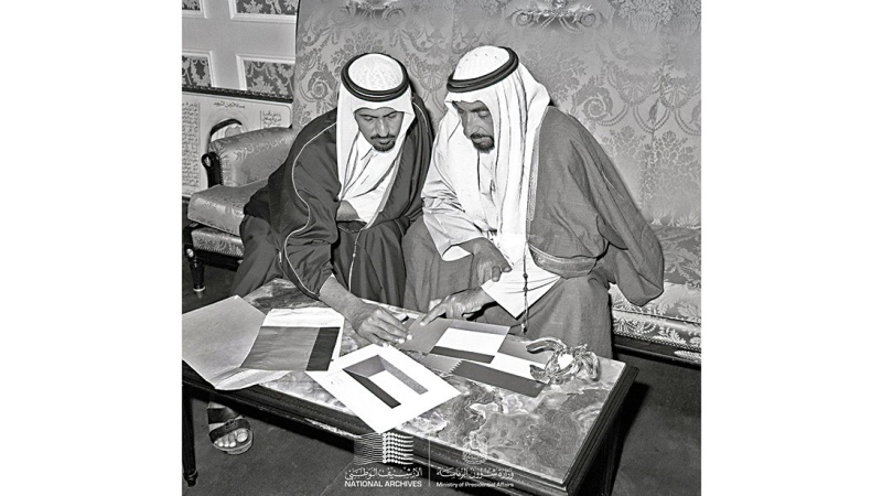صور: هل تعرف قصة تصميم علم الإمارات؟