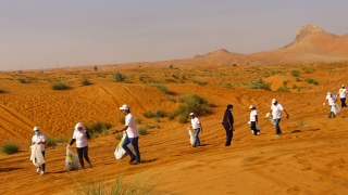 صور: تدشين حملة تطوّع "الإمارات نظيفة" لتنظيف الوجهات السياحية في الإمارات