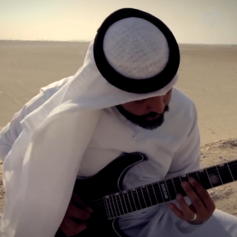 ${rs.image.photo} العازف الإماراتي كريم الفضل مؤسس "أرابيان باندا".. فرقة "ميتال" في رجل واحد