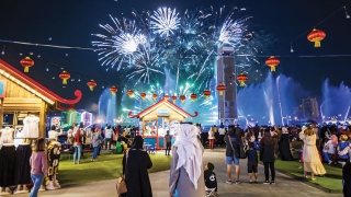 صور: مهرجان دبي للتسوق يُضيء سماء دبي بالألعاب النارية لـ 46 يومًا!