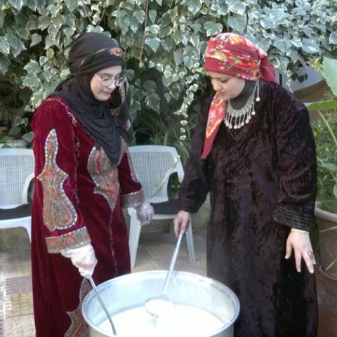 ${rs.image.photo} مبادرة "أطباق الجدّات بأيدي الأمهات" لحماية الوجبات التقليدية في الأردن من الاندثار