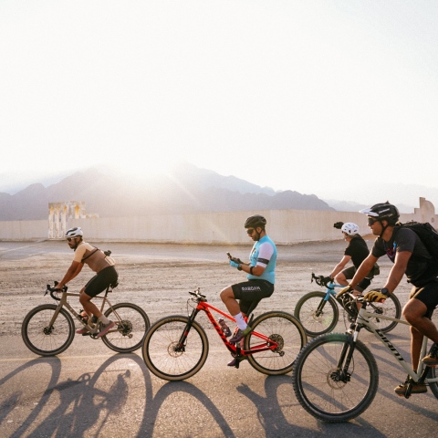صور: جولة في مجتمع الدراجات الهوائية مع مؤسس "إيدج سايكلنق" بدبي
