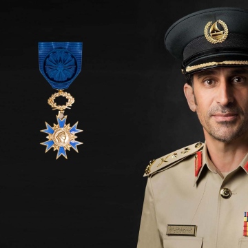 صور: ماذا تعرف عن وسام الاستحقاق الوطني الفرنسي الذي ناله القائد العام لشرطة دبي؟