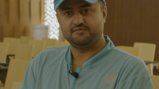 صور: شاهد سائق التوصيل في دبي الذي تحوّل إلى بطل بحركة نبيلة متميزة