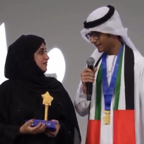  الأم هي السند الأول ورفيقة الدرب لأبنائها
