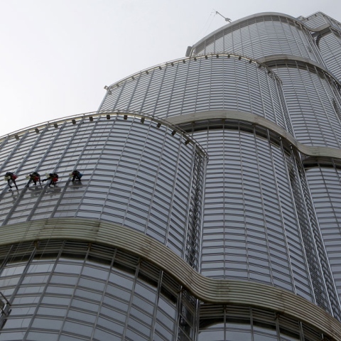 Photo: How Burj Khalifa is so Sparkly?