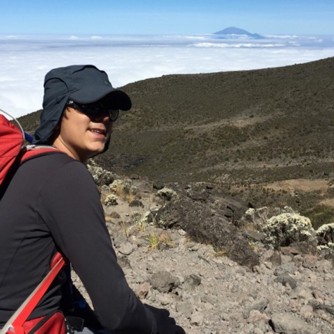  Emirati Scales to the Top