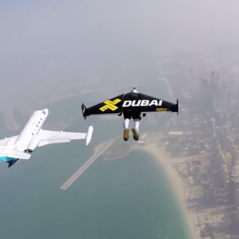 Dubai’s Jetman Fly High