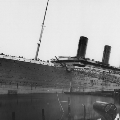 Photo: The Titanic Sails to Dubai