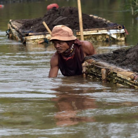 Photo: Mission impossible... Cleaning World’s Most Polluted River