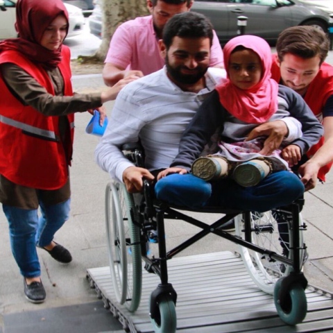  صفحة جديدة في حياة طفلة سورية لاجئة