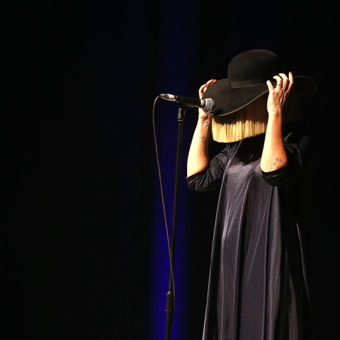 Photo: Sia Sets Sights on Dubai