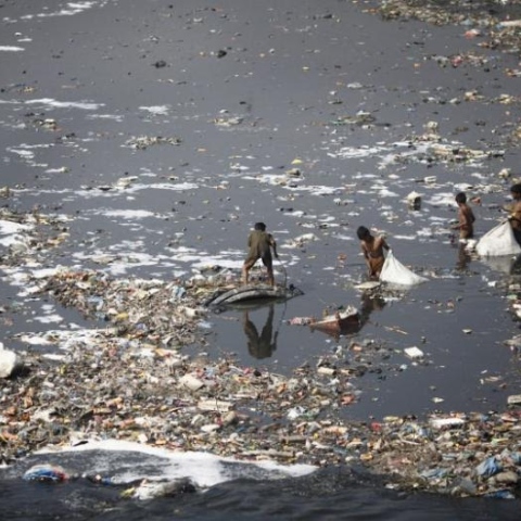 Photo: Polluted Environments Kills 1.7m Children a Year