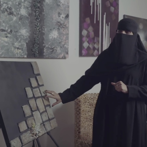  نورة حمود: فنانة كفيفة تبهر المبصرين