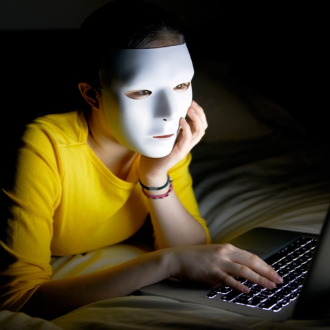  Social media users take the lonely road