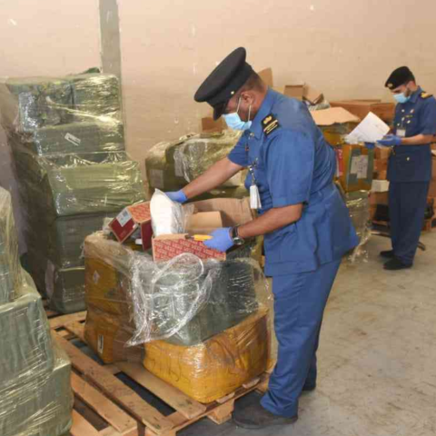  إعادة تدوير البضائع المقلدة في دبي
