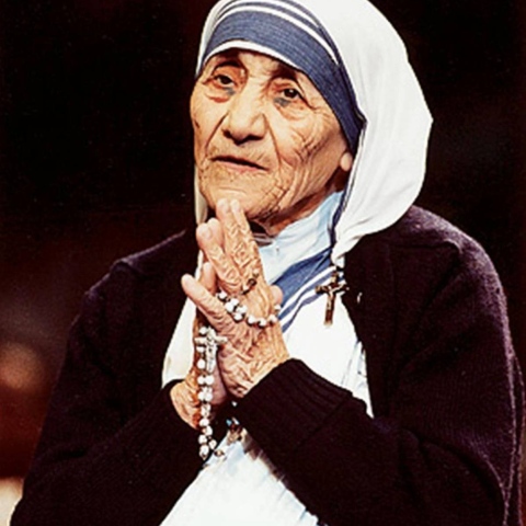 صور: اليوم العالمي للعمل الخيري: الأم تيريزا رائدة الخير والسلام
