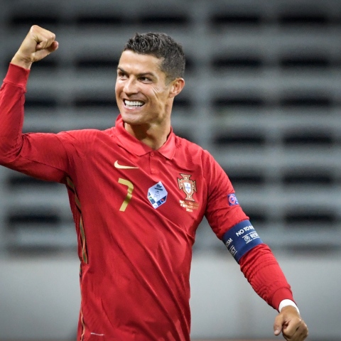  كريستيانو رونالدو يحطم حاجز الـ 100 هدف على المستوى الدولي، فمن سيحطم أرقامه؟