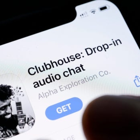  Clubhouse.. تطبيق جديد يبرز بقوة رغم شدة المنافسة فهل يستمر؟