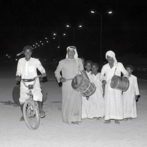 صور: رمضان الطيبين: بوطبيلة.. إحدى أبرز ملامح شهر رمضان في الزمن الجميل