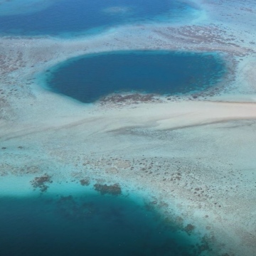 Photo: Abu Dhabi Environment Agency Detects An Uncommon Blue Hole!
