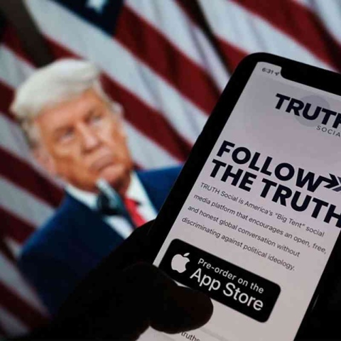 صور: دونالد ترامب يُطلق شبكة "Truth Social" للتواصل الاجتماعي