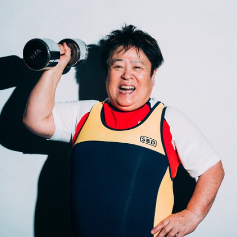 صور: تشيومي ساوا.. جدة يابانية في 72 من عمرها تجمع 19 بطولة عالمية برياضة "البنش بريس" لرفع الأثقال